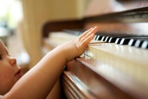 تاثیر موسیقی در تربیت کودک