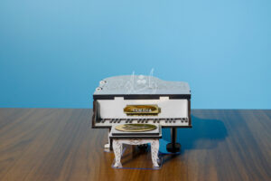 پیانو دکوری رویال سفید